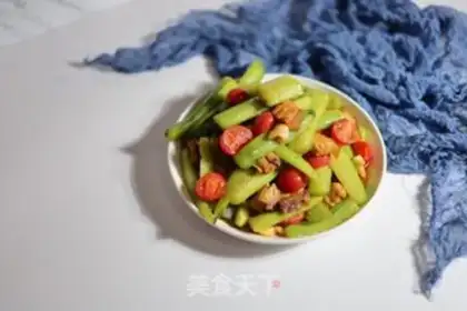 Make Five flowers for cucumbers step 6