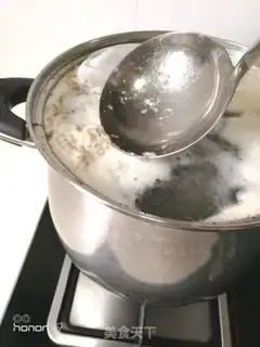 Make Wing-nam beef soup with onion cakes step 5