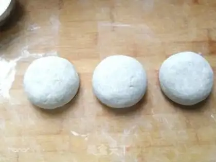 Make Wing-nam beef soup with onion cakes step 10