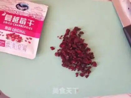 Make Three delicious cranberry cookies step 1