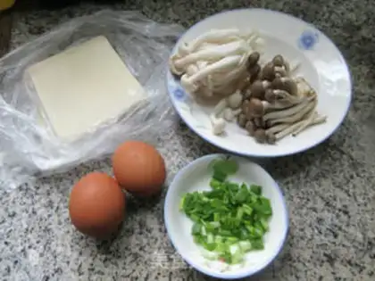 Make Twin mushroom eggs step 0