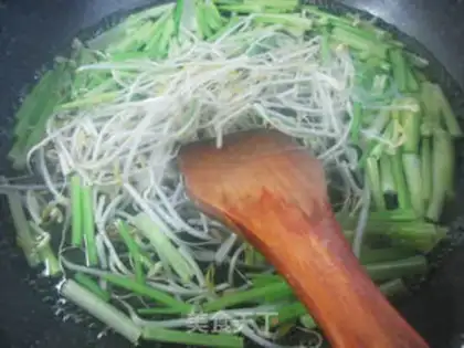 Make The celery green bean sprouts step 1