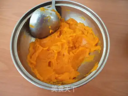Make Chocolate pumpkin ball step 1