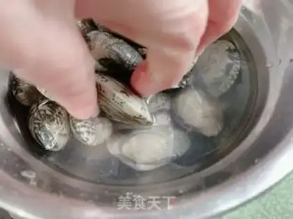 Make Onion clams step 1