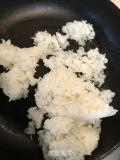Make Pineapple fried rice step 0