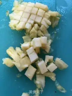 Make Pineapple fried rice step 1