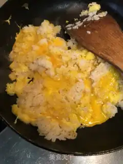 Make Pineapple fried rice step 3