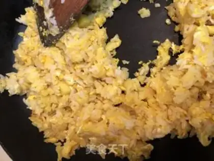 Make Pineapple fried rice step 4