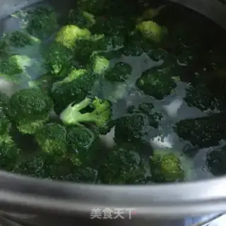 Make Tea and oil and broccoli step 1