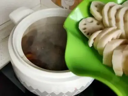Make Spicy chicken claw wings step 14