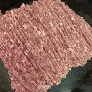 Make Garlic fried meat step 1