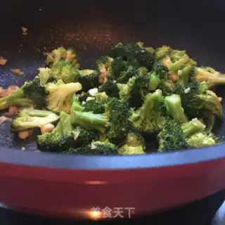 Make Tea and oil and broccoli step 8