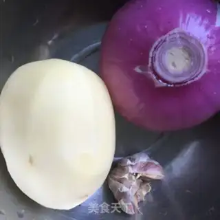 Make ♪ With chicken wings and potatoes ♪ step 1