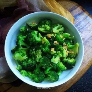 Make Tea and oil and broccoli step 10
