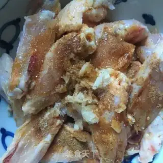 Make ♪ With chicken wings and potatoes ♪ step 2