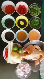 Make Baking the oven with lemon juice. The whole chicken step 2