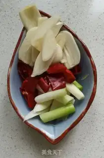 Make Old sprouts, fried eggs step 2