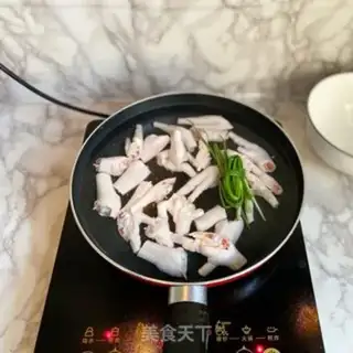 Make Lemon spicy chicken claws step 1