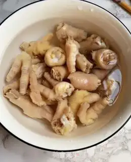 Make Lemon spicy chicken claws step 2