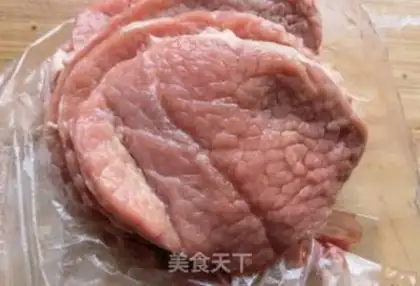 Make Black pepper steak with broccoli step 0