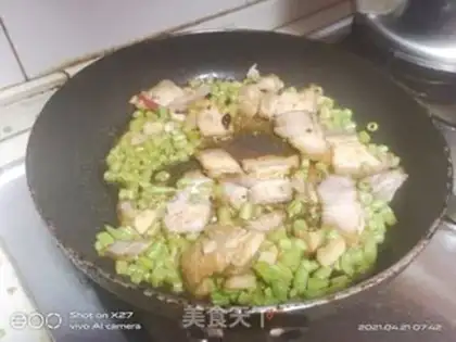Make Five bouquets of beans step 1