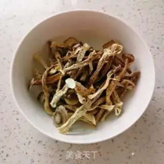 Make Antler mushroom bone soup step 1