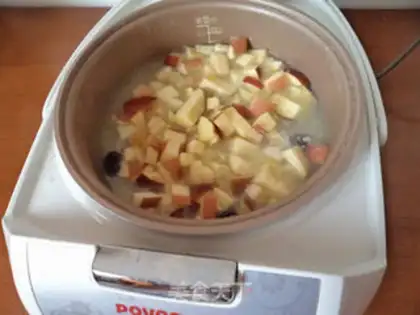 Make Apple date congee step 7