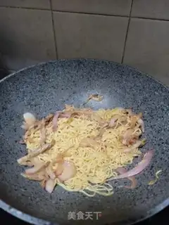 Make Onion beef noodles step 9