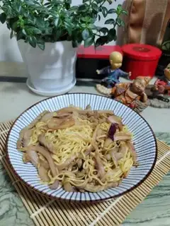 Make Onion beef noodles step 11