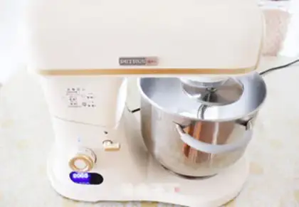 Make Chocolate croissant step 1