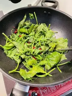 Make Pumpkin leaves step 3