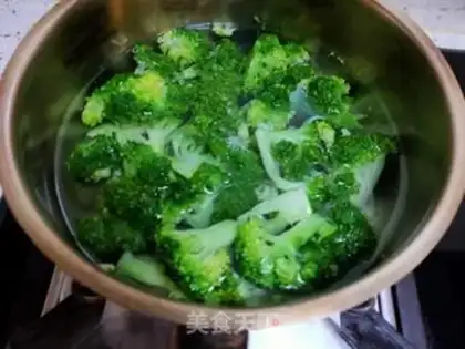 Make ♪ West blue flowers with carrots ♪ step 2