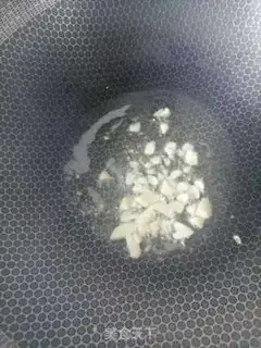 Make Garlic pretzels step 1