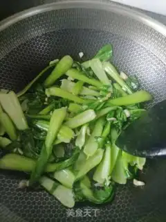 Make Garlic pretzels step 2