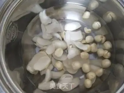 Make Milk, red, ice cream step 1
