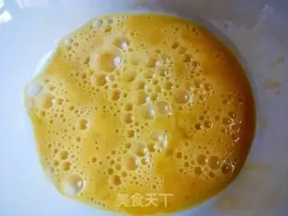 Make Tomato fried eggs step 1