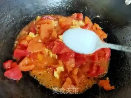 Make Tomato fried eggs step 6