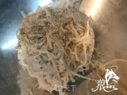 Make Red-oiled needle mushrooms step 4