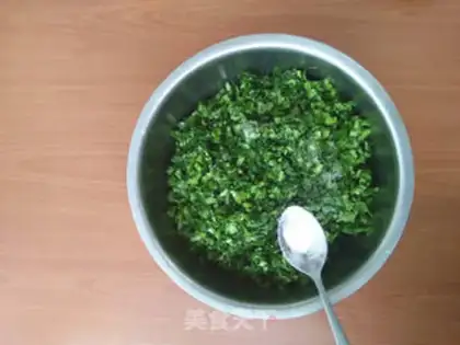 Make Eggs, cabbage, pie step 2
