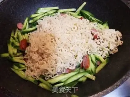 Make Fried noodles step 7