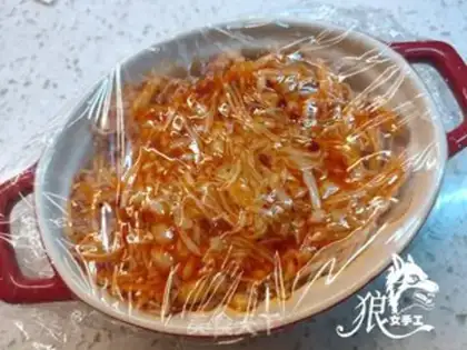 Make Red-oiled needle mushrooms step 9