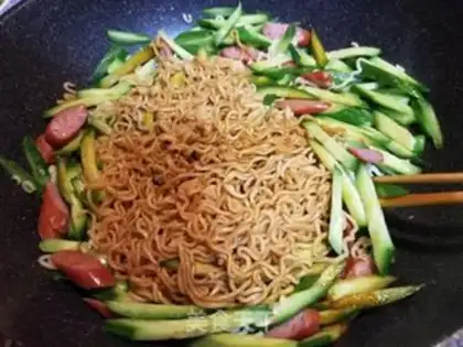 Make Fried noodles step 8