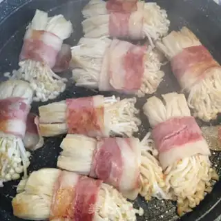 Make Bacon-fried golden mushrooms step 4