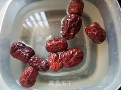 Make Red date walnuts step 0