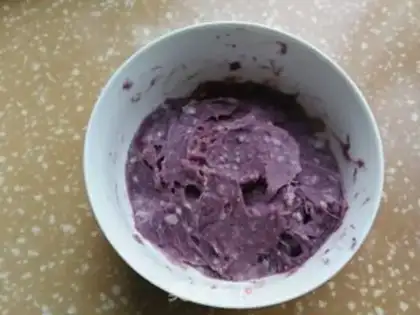 Make Taste mashed potatoes with heart cake step 1