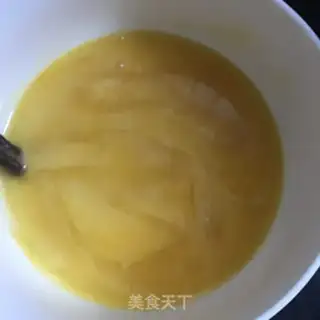 Make Onion egg fried rice step 2