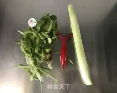 Make Shrimp melon soup step 1