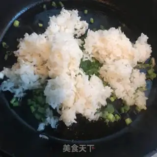 Make Onion egg fried rice step 3