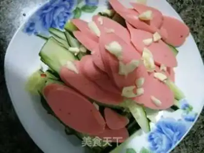 Make Ham sausage and cucumber step 0