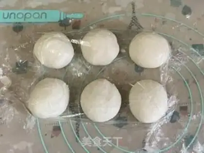 Make Hand grab cake step 2